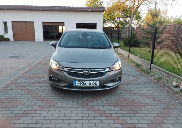 Opel Astra cena 37900 przebieg: 148000, rok produkcji 2016 z Lubliniec małe 379